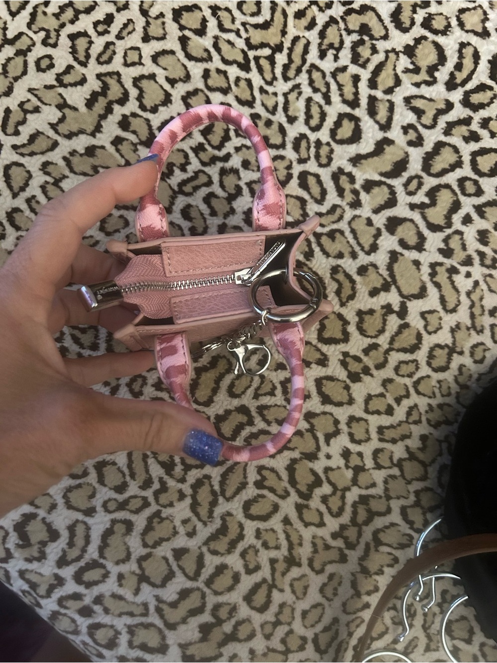 Nwot Wrangler Pink Mini Tote Keychain with Patterned Accent - Picture 3 of 8
